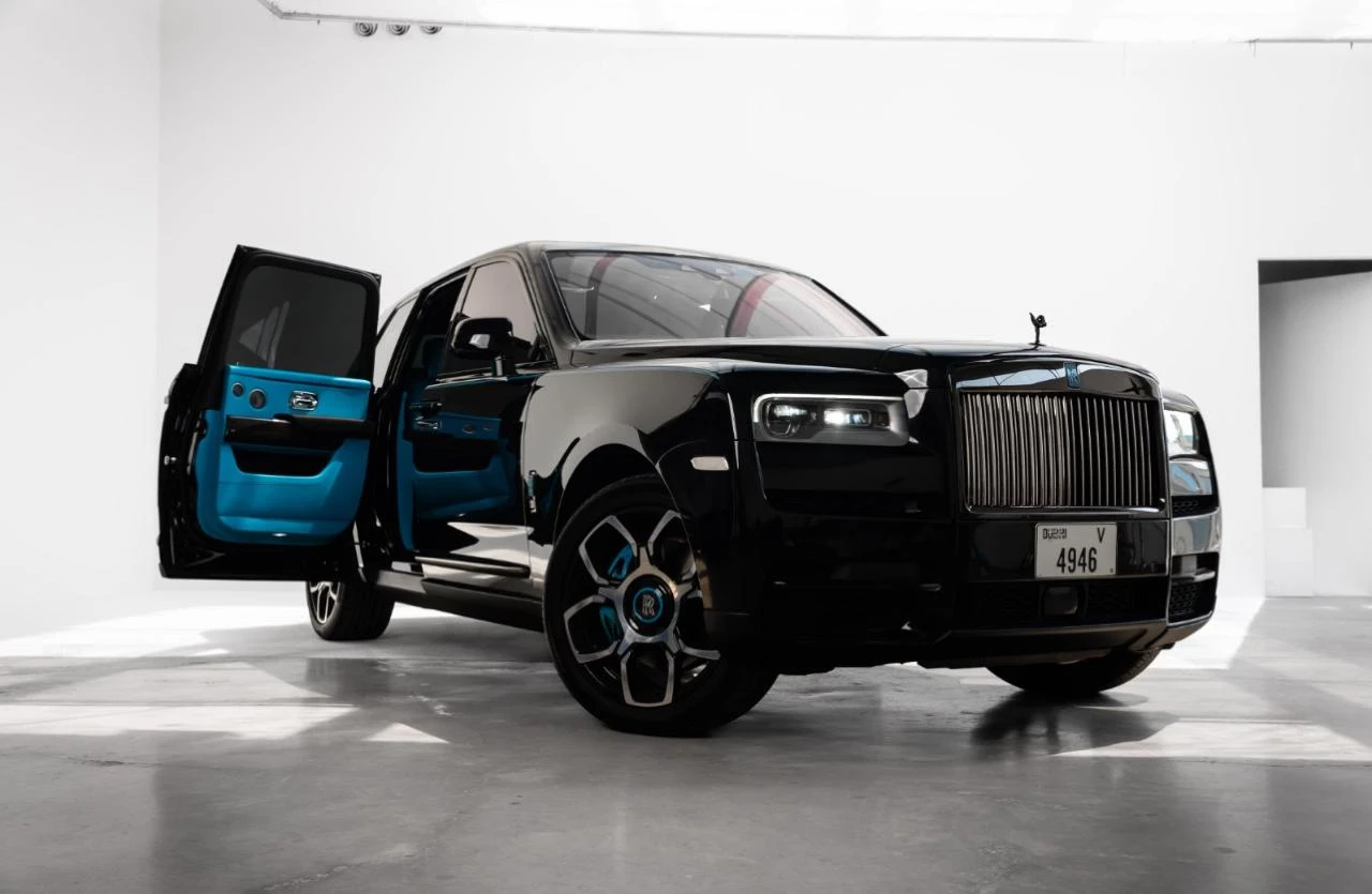 Rolls-Royce Rolls Royce Cullinan Black Badge 2023 - Luxury Car thumbnail NaN